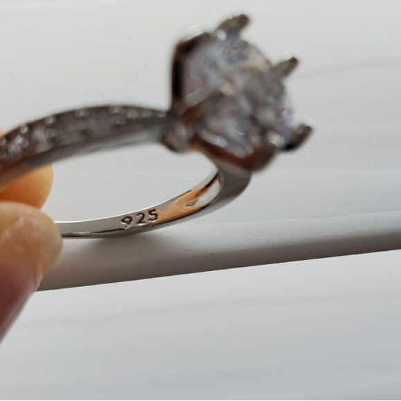 New Classic Wedding/Engagement Ring - Picture 6 of 8